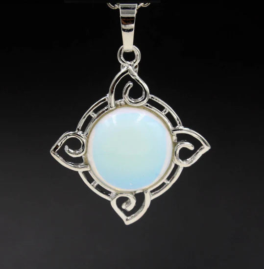 Collar Gisela piedra lunar